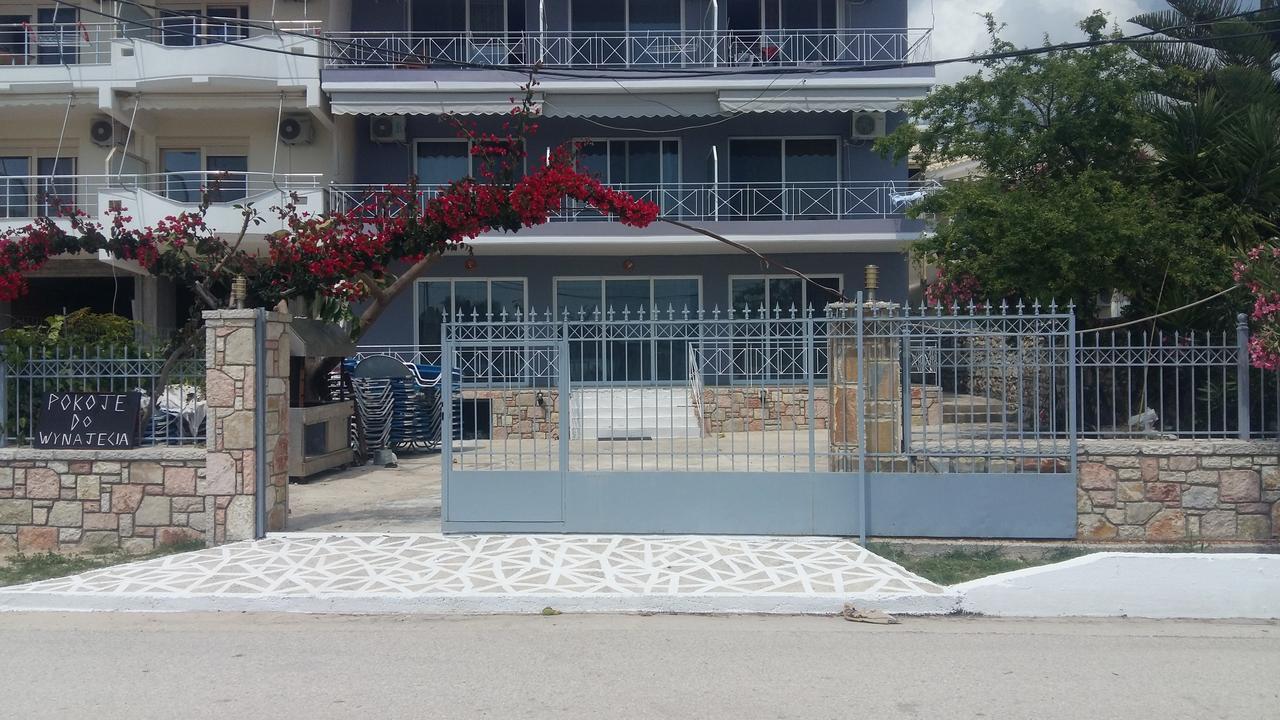 Irini Boutique Rooms!!! Himare Exterior photo